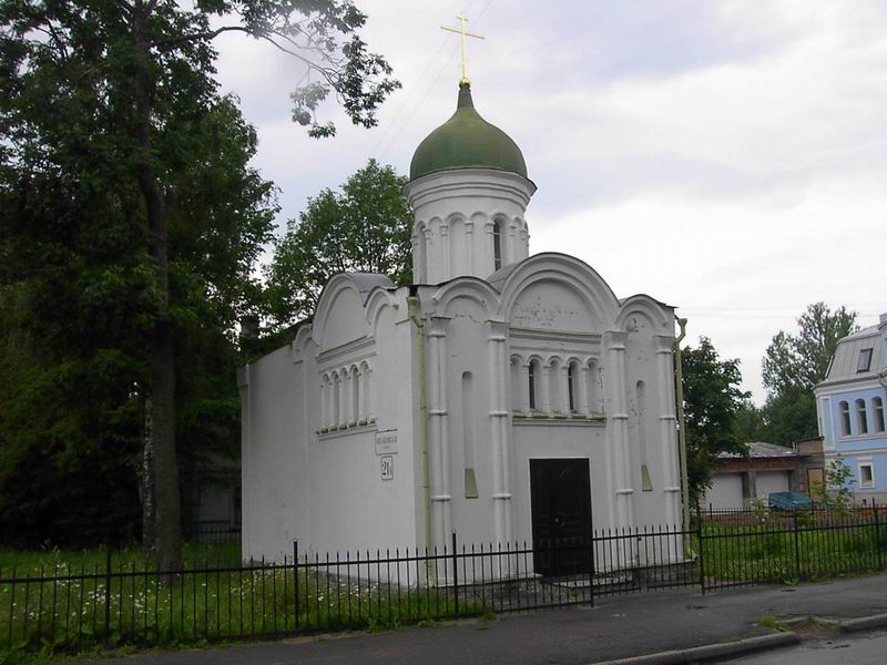 Часовня Серафима Саровского, Николая Чудотворца и Александры Римской, Ломоносов (Санкт-Петербург, Петродворцовый район, г. Санкт-Петербург). фасады