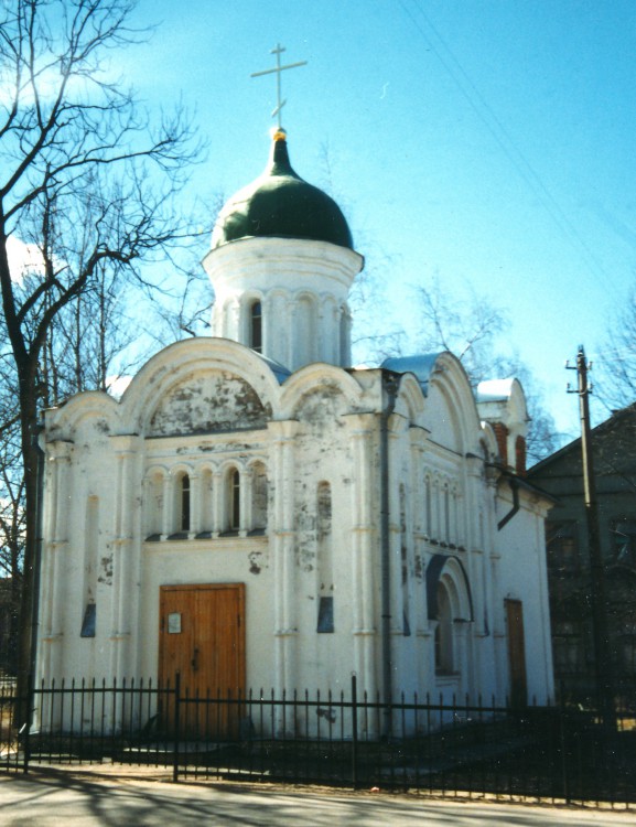 Часовня Серафима Саровского, Николая Чудотворца и Александры Римской, Ломоносов (Санкт-Петербург, Петродворцовый район, г. Санкт-Петербург). фасады