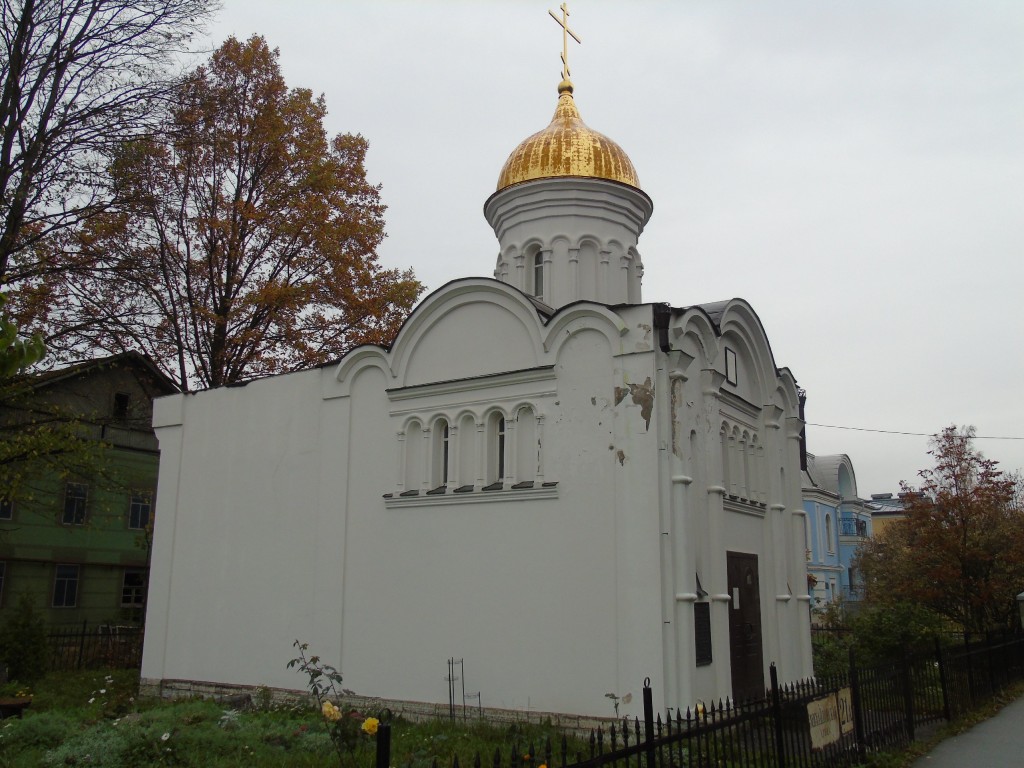 Часовня Серафима Саровского, Николая Чудотворца и Александры Римской, Ломоносов (Санкт-Петербург, Петродворцовый район, г. Санкт-Петербург). фасады