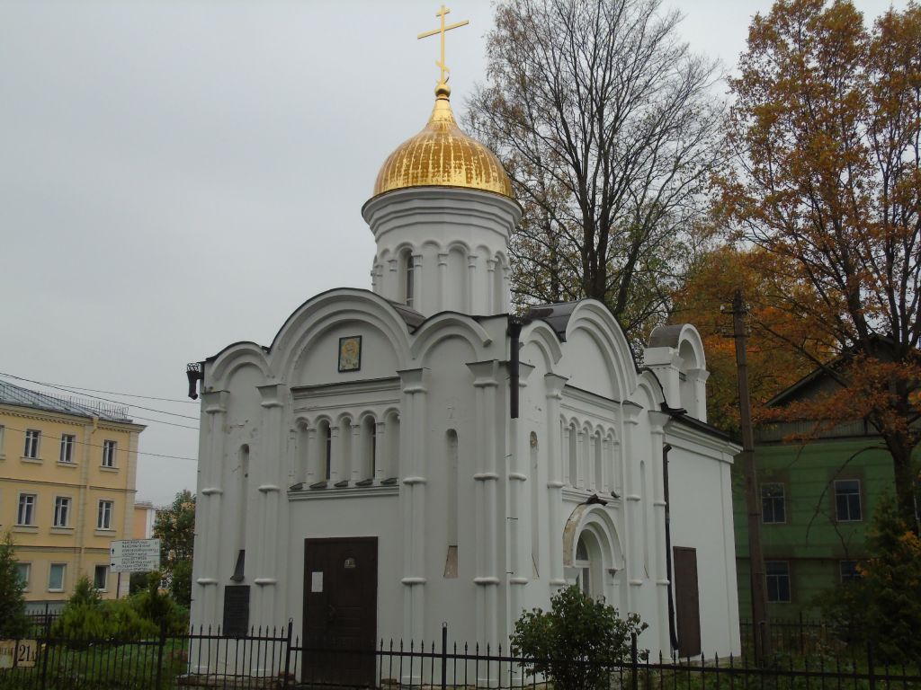 Часовня Серафима Саровского, Николая Чудотворца и Александры Римской, Ломоносов (Санкт-Петербург, Петродворцовый район, г. Санкт-Петербург). фасады