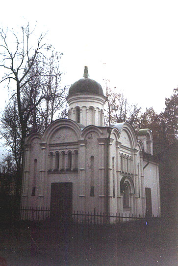 Часовня Серафима Саровского, Николая Чудотворца и Александры Римской, Ломоносов (Санкт-Петербург, Петродворцовый район, г. Санкт-Петербург). фасады