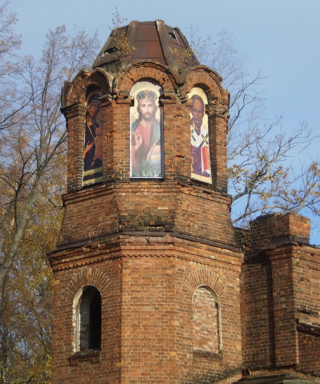 Церковь Троицы Живоначальной на Троицком кладбище, Ломоносов (Санкт-Петербург, Петродворцовый район, г. Санкт-Петербург). архитектурные детали, Звонница. Вид с юго-запада