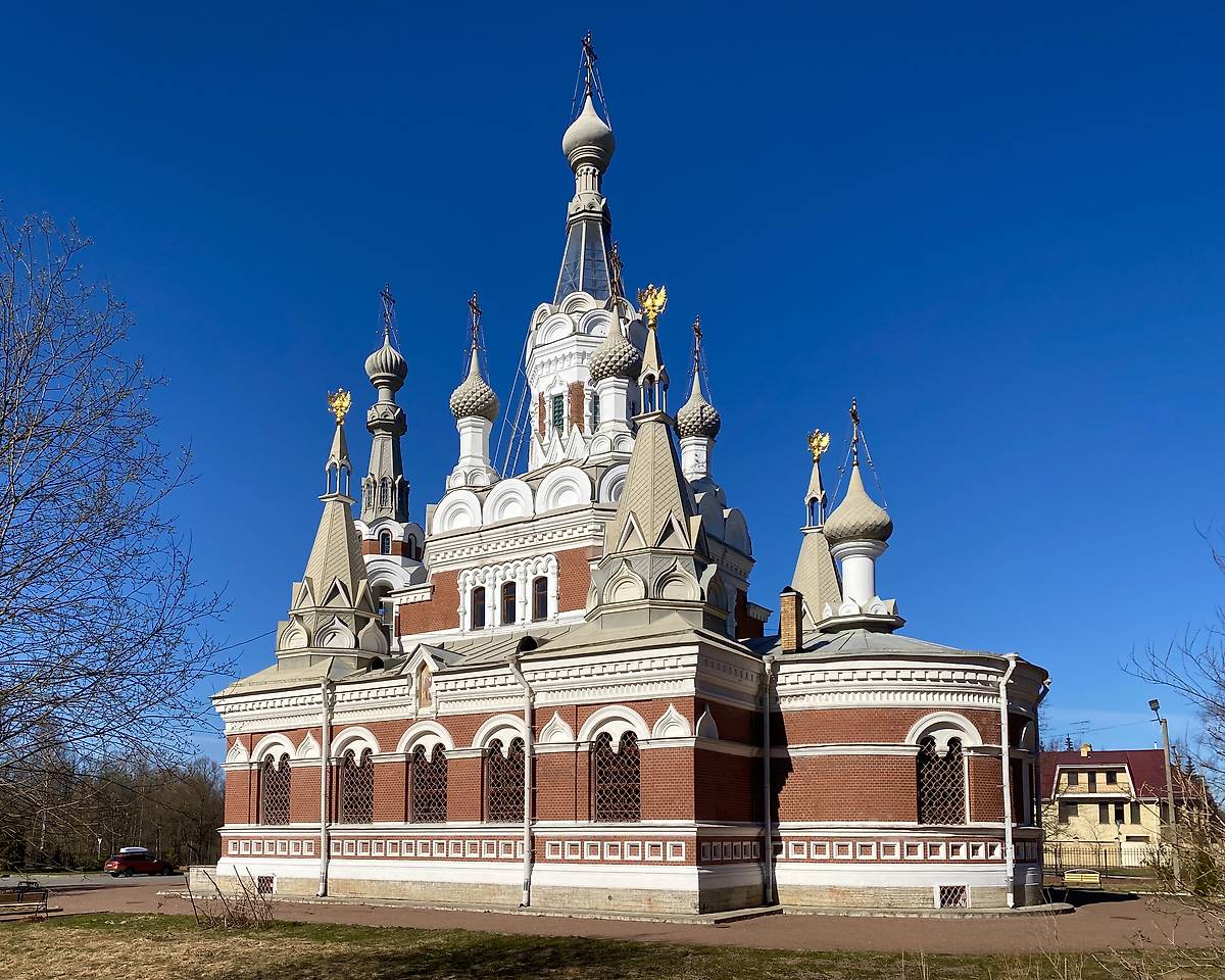 Вид с юга, фасады. Собор Николая Чудотворца в память Императора Павла I, Павловск (Санкт-Петербург, Пушкинский район, г. Санкт-Петербург)