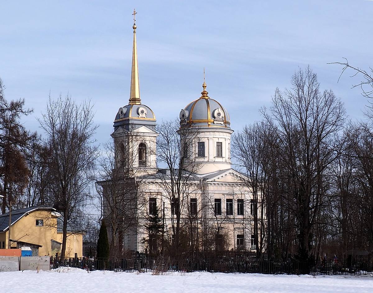 общий вид в ландшафте. Церковь Екатерины и Рождества Пресвятой Богородицы в Графской Славянке, Динамо (Санкт-Петербург, Пушкинский район, г. Санкт-Петербург)