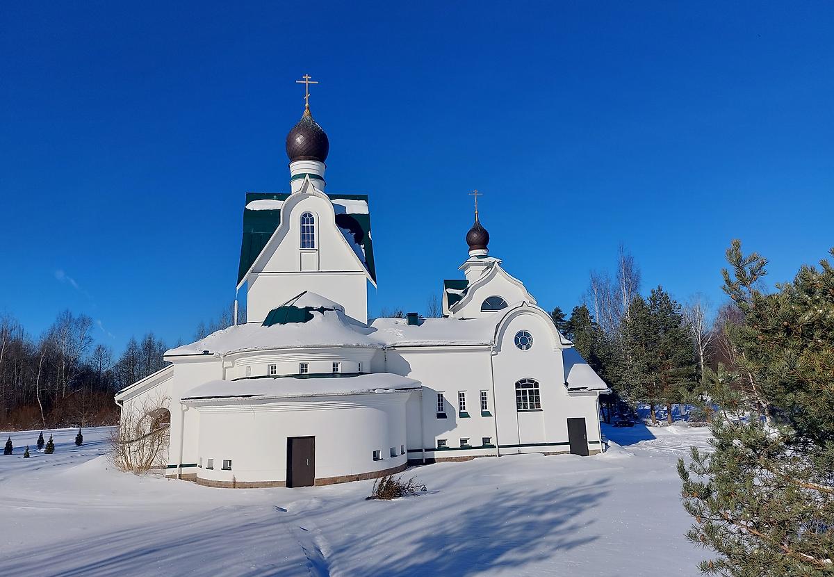 фасады. Церковь Троицы Живоначальной на Петергофском городском (Бабигонском) кладбище, Петергоф (Санкт-Петербург, Петродворцовый район, г. Санкт-Петербург)