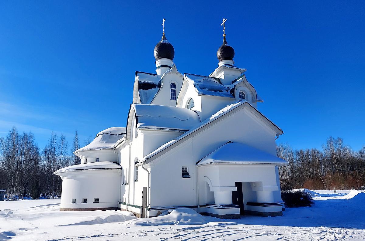 фасады. Церковь Троицы Живоначальной на Петергофском городском (Бабигонском) кладбище, Петергоф (Санкт-Петербург, Петродворцовый район, г. Санкт-Петербург)