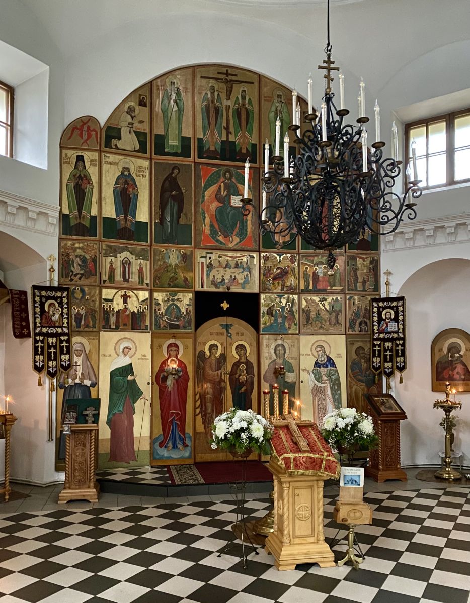 Церковь Петра и Павла в усадьбе Знаменка, Знаменка (Санкт-Петербург, Петродворцовый район, г. Санкт-Петербург). интерьер и убранство, Иконостас