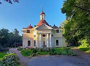 Знаменка. Петра и Павла в усадьбе Знаменка, церковь