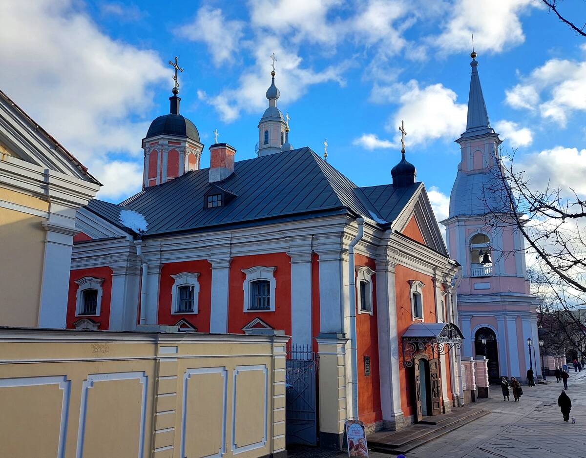 Церковь Трёх Святителей, Василеостровский район (Санкт-Петербург, г. Санкт-Петербург). фасады