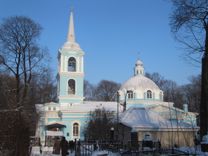 Храм на смоленском кладбище