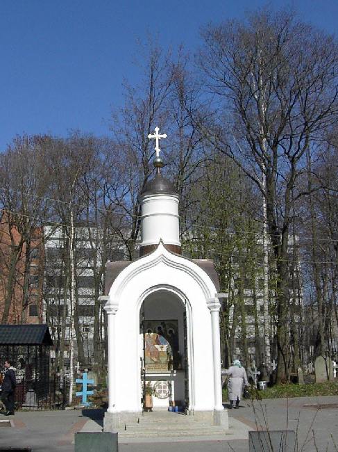 Часовня в память церкви Троицы Живоначальной на Смоленском православном кладбище, Василеостровский район (Санкт-Петербург, г. Санкт-Петербург). фасады