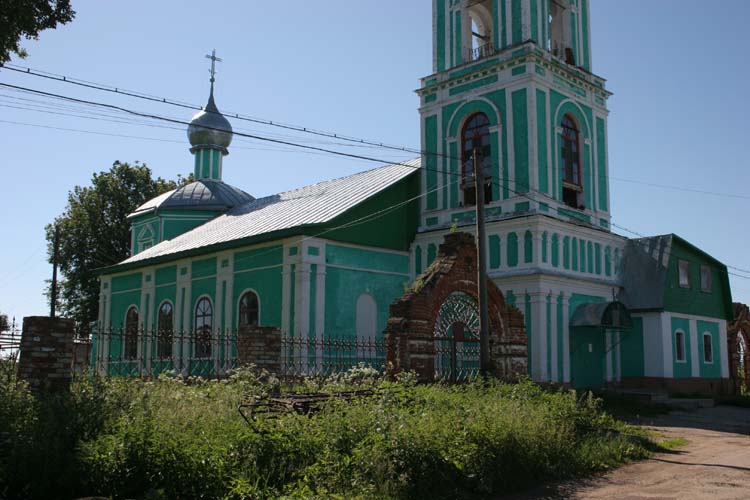 Большая Брембола. Церковь Троицы Живоначальной. фасады