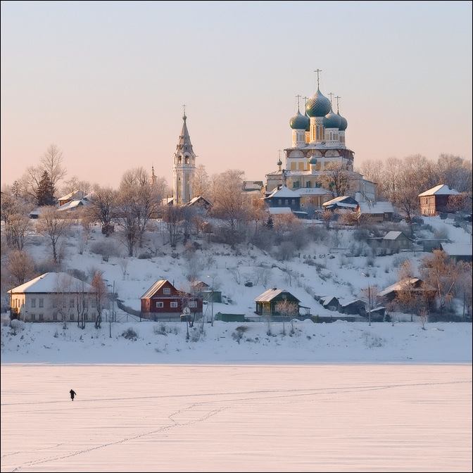 Собор Воскресения Христова, Тутаев (Тутаевский район, Ярославская область). общий вид в ландшафте