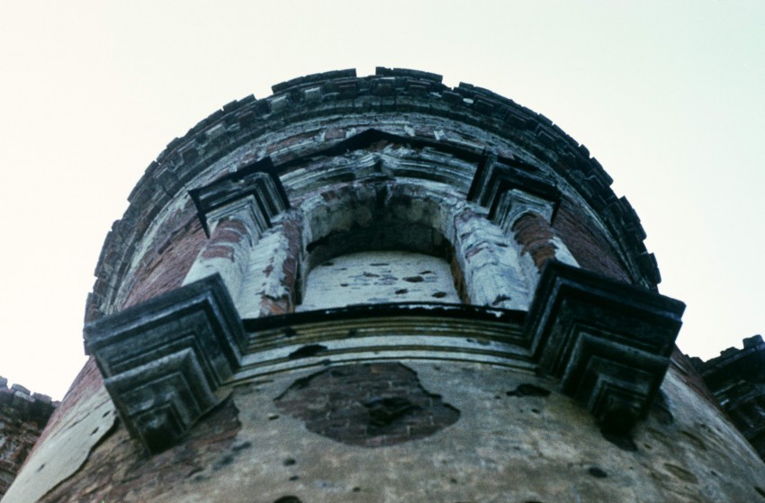 Низино. Церковь Александры Римской на Бабигонских высотах. архитектурные детали, Алтарная абсида