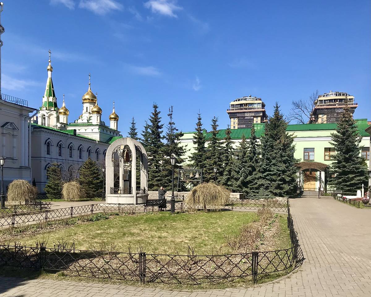 Крест фонтан в центральной части монастыря , дополнительная информация. Воскресенский Новодевичий монастырь, Московский район (Санкт-Петербург, г. Санкт-Петербург)