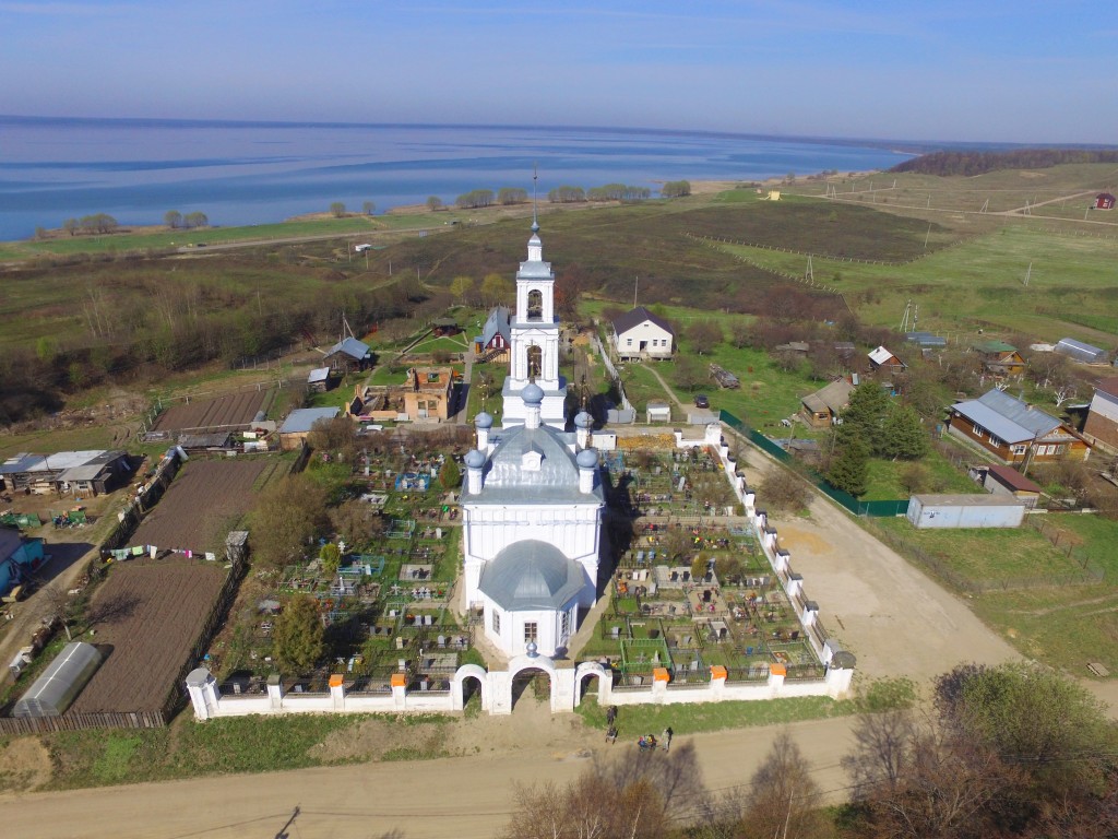 Городище. Церковь Рождества Пресвятой Богородицы. общий вид в ландшафте, Вид с востока, фото с квадрокоптера