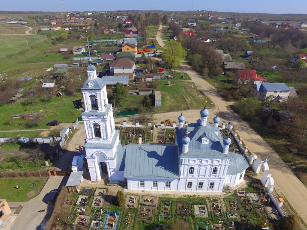 Городище. Церковь Рождества Пресвятой Богородицы. общий вид в ландшафте, Вид с юга, фото с квадрокоптера