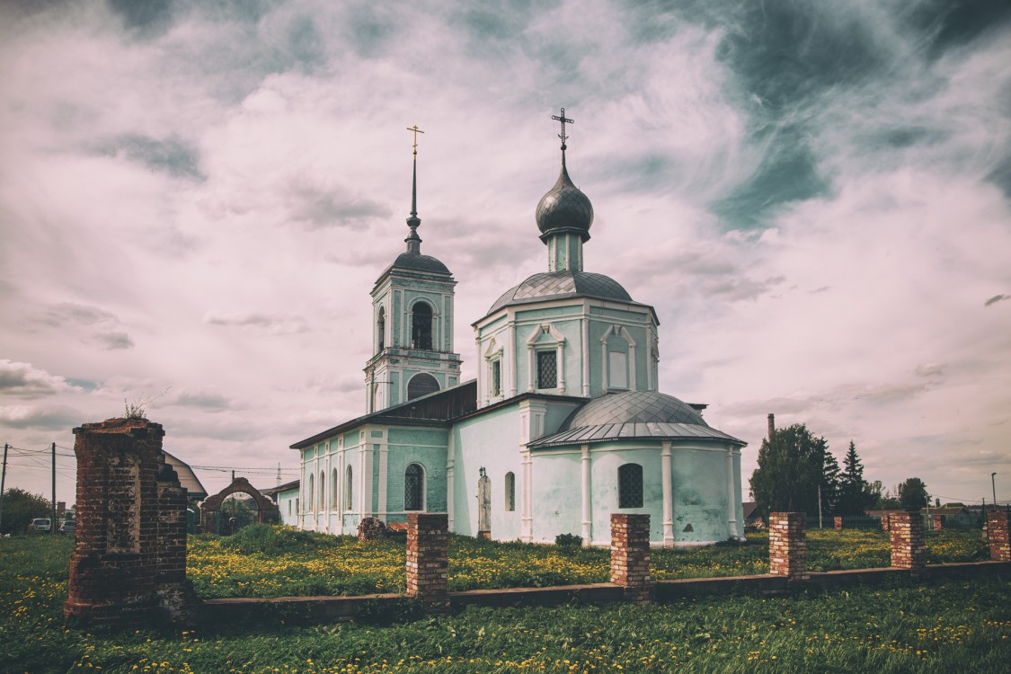 Большая Брембола. Церковь Троицы Живоначальной. фасады