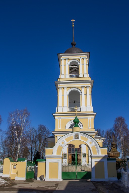 Воскресенское. Церковь Покрова Пресвятой Богородицы. фасады