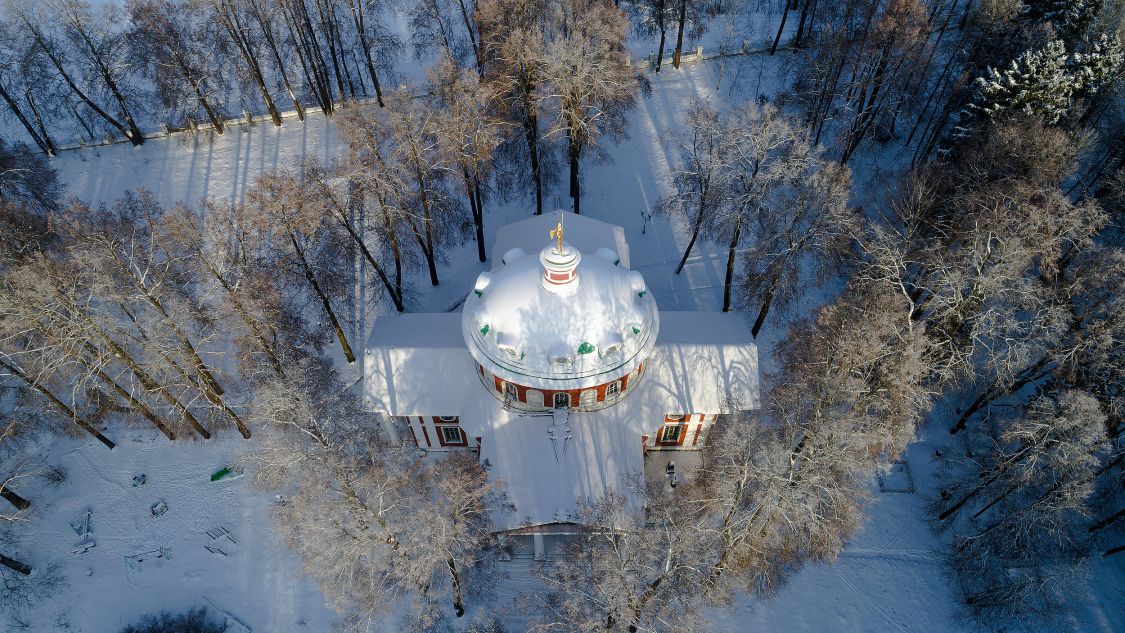 Гребнево. Церковь Гребневской иконы Божией Матери. общий вид в ландшафте