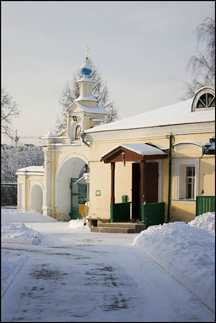 Церковь Николая Чудотворца, Гребнево (Щёлковский городской округ и г. Фрязино, Московская область). дополнительная информация, Ворота и ризница - 1854 г.