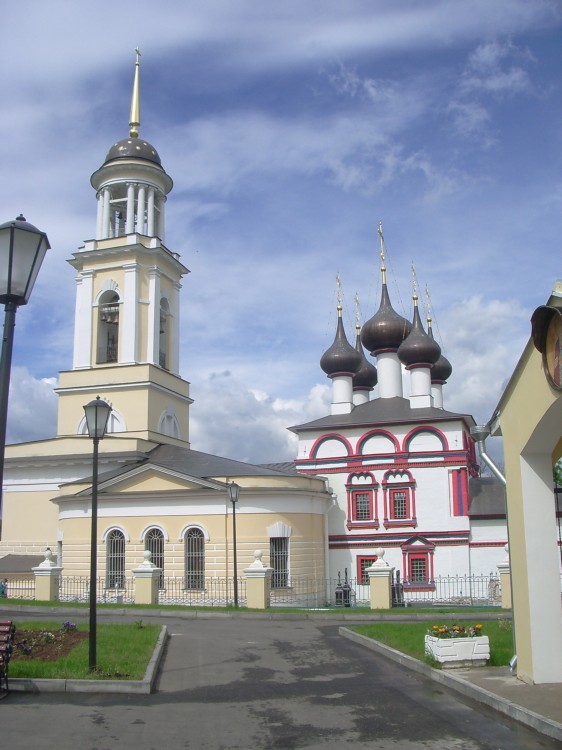 Чехов. Церковь Зачатия Анны в Лопасне-Зачатьевском. фасады