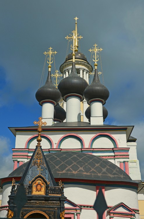 Чехов. Церковь Зачатия Анны в Лопасне-Зачатьевском. архитектурные детали