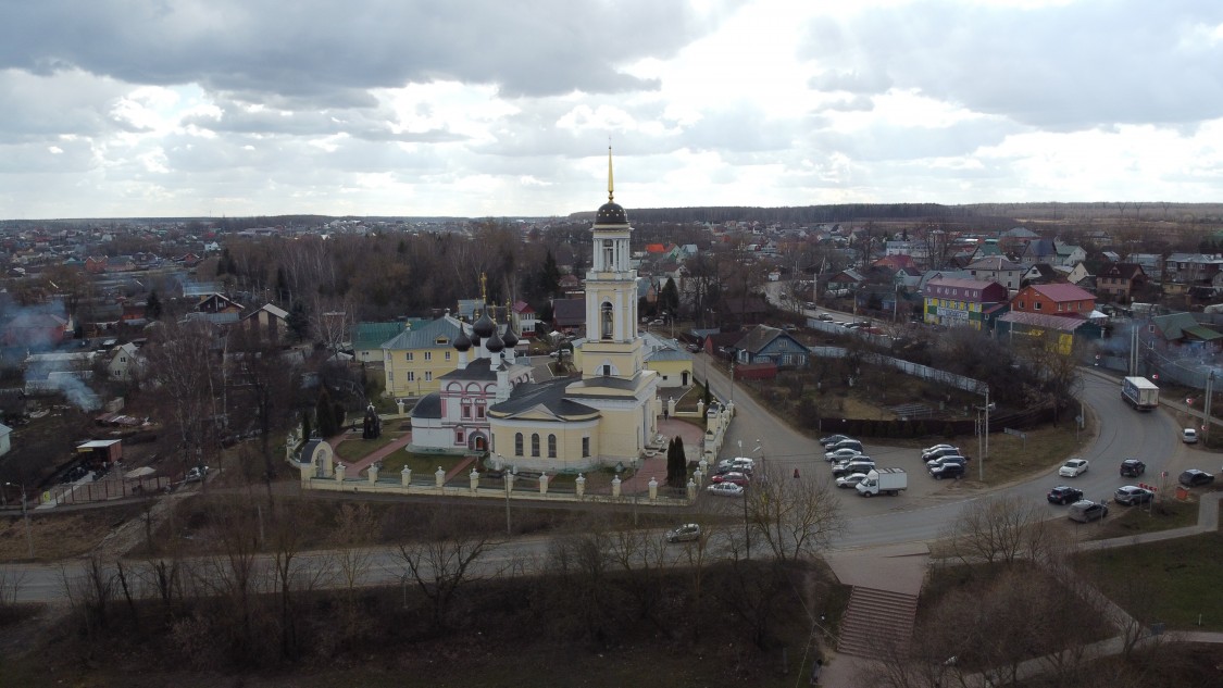 Церковь Зачатия Анны в Лопасне-Зачатьевском, Чехов (Чеховский городской округ, Московская область). общий вид в ландшафте