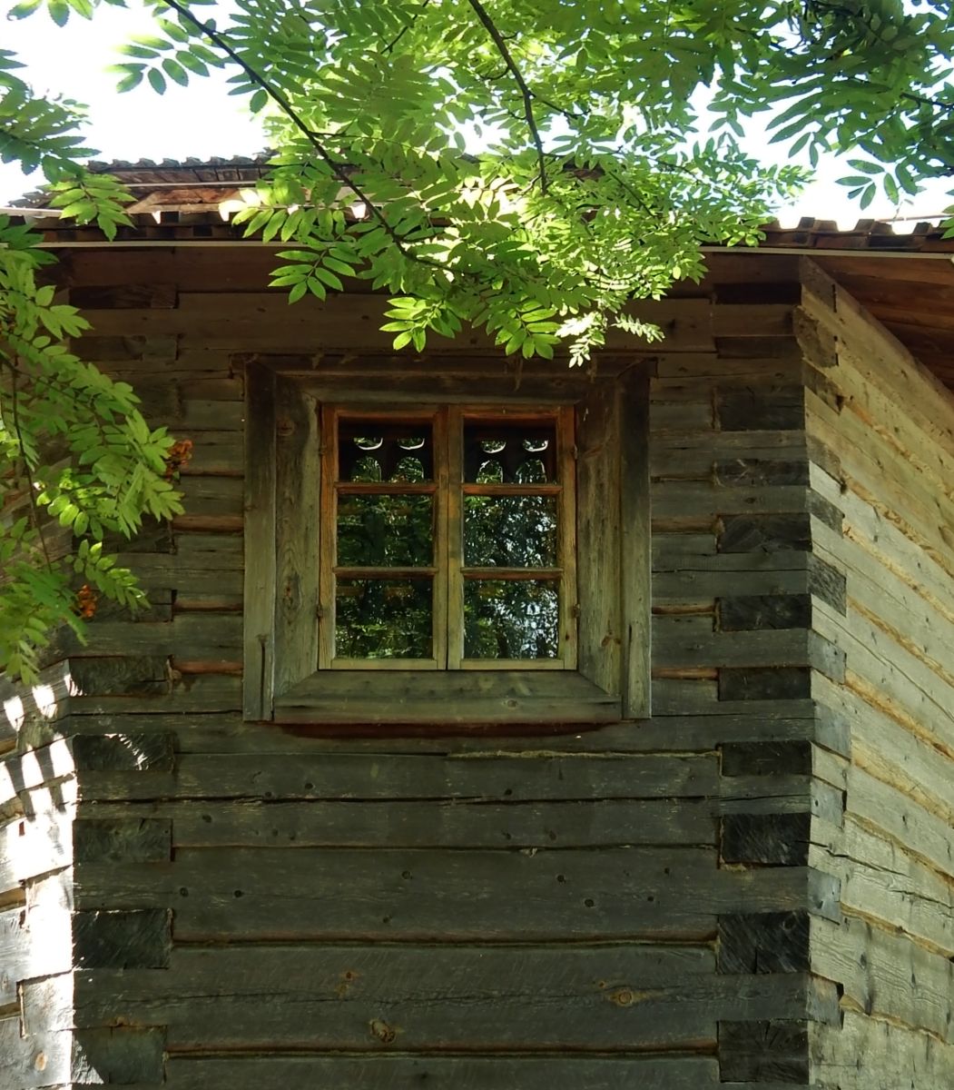 Церковь Рождества Христова, Мелихово (Чеховский городской округ, Московская область). архитектурные детали