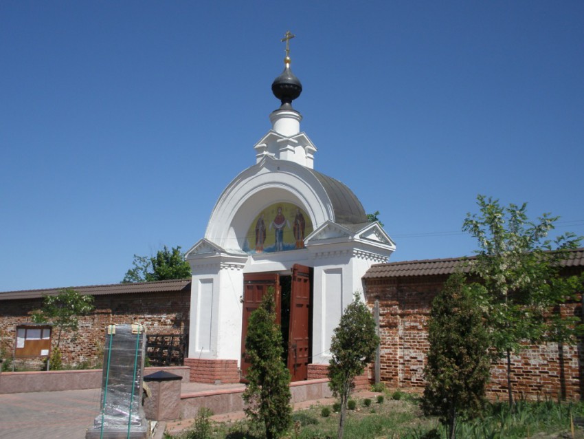 Николо-Берлюковская пустынь, Авдотьино (Богородский городской округ, Московская область). дополнительная информация, Ворота монастыря, вид с запада.