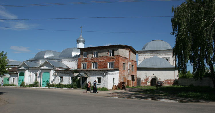 Юрьев-Польский. Введенский Никоновский мужской монастырь. общий вид в ландшафте