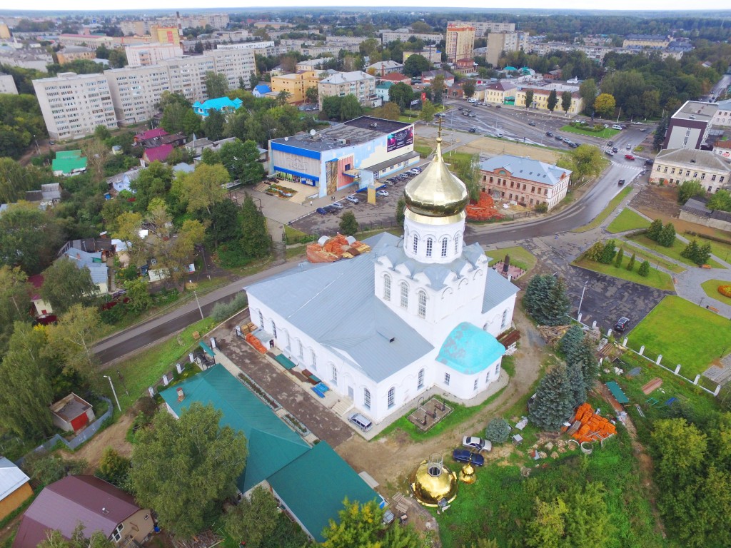 Александров. Кафедральный собор Рождества Христова. общий вид в ландшафте, Вид с юго-востока, фото с квадрокоптера.