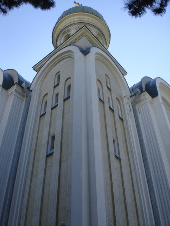Кисловодск. Собор Николая Чудотворца. архитектурные детали, Высота храма 54 метра