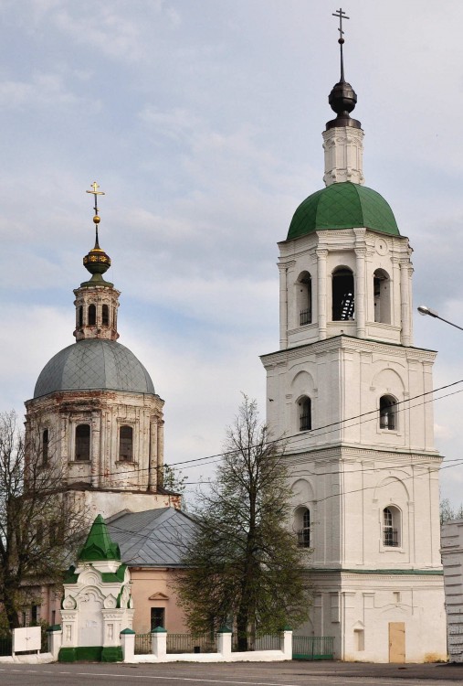 Зарайск. Церковь Троицы Живоначальной. фасады