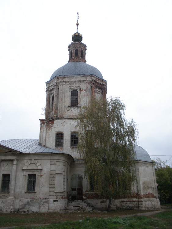 Зарайск. Церковь Троицы Живоначальной. архитектурные детали, Основной объем храма, вид с юга