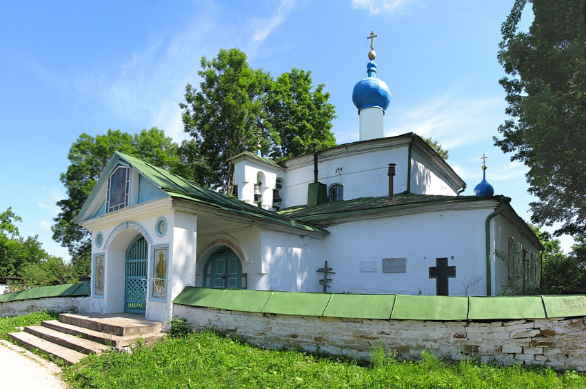 Церковь Рождества Пресвятой Богородицы, Изборск (Печорский район, Псковская область). фасады