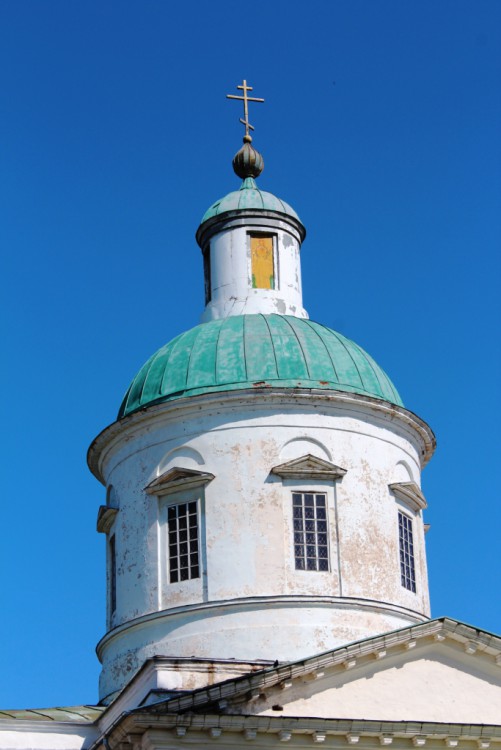 Церковь Троицы Живоначальной, Кондрово (Дзержинский район, Калужская область). архитектурные детали, Барабан и купол