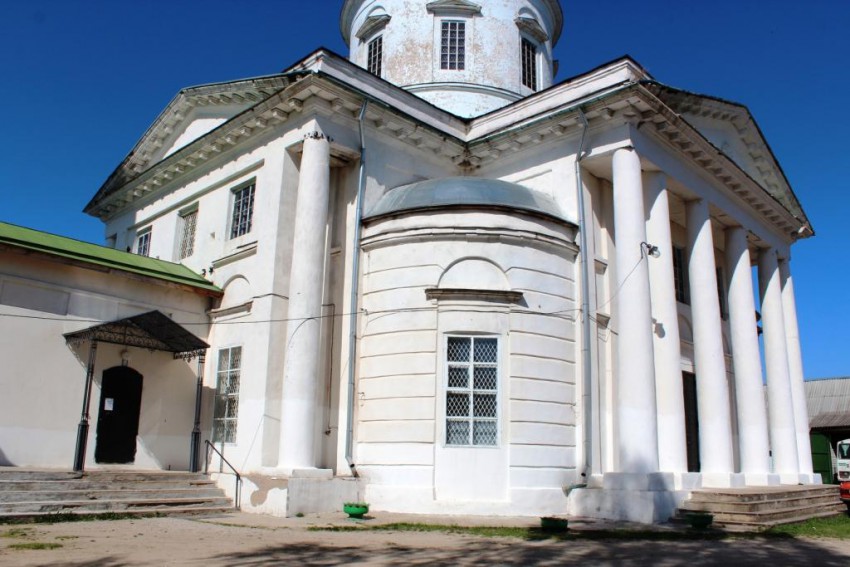 Церковь Троицы Живоначальной, Кондрово (Дзержинский район, Калужская область). фасады