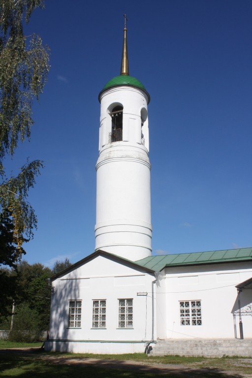 Церковь Троицы Живоначальной, Кондрово (Дзержинский район, Калужская область). фасады