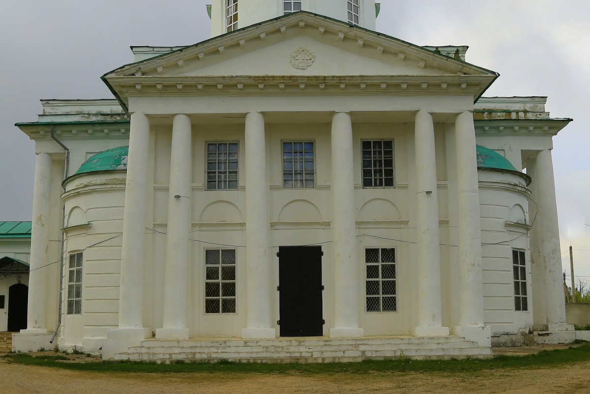 Церковь Троицы Живоначальной, Кондрово (Дзержинский район, Калужская область). архитектурные детали