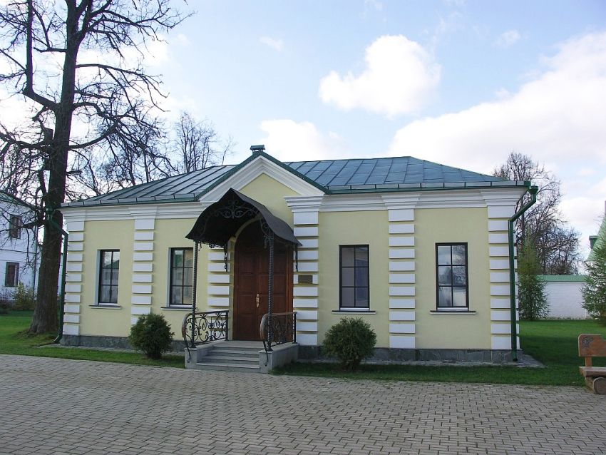 Аносин Борисоглебский монастырь, Аносино (Истринский городской округ и ЗАТО Восход, Московская область). дополнительная информация, патриаршие покои
(напротив входа в собор)