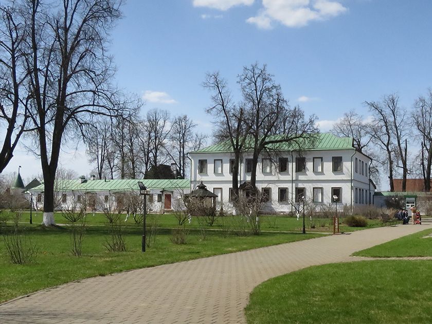Аносин Борисоглебский монастырь, Аносино (Истринский городской округ и ЗАТО Восход, Московская область). дополнительная информация, С правой стороны фотографии - сестринский корпус Аносина Борисоглебского монастыря.