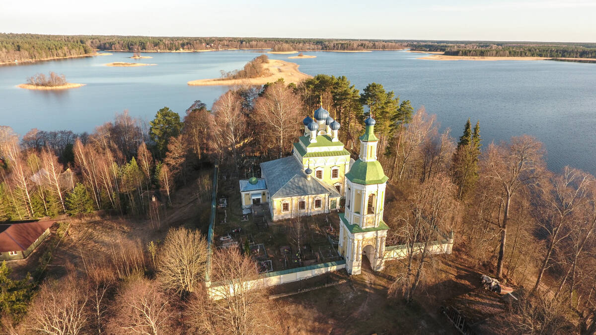 Церковь Успения Пресвятой Богородицы, Николо-Рожок (Осташковский городской округ, Тверская область). общий вид в ландшафте, аэросъемка, обзорный вид сверху