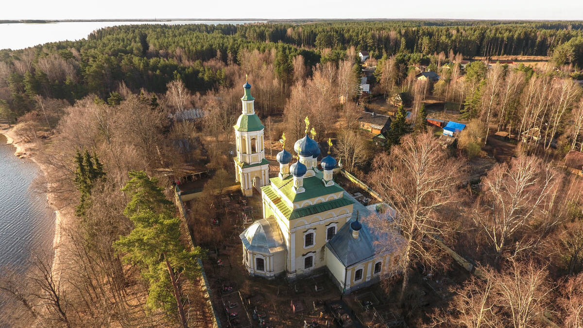 Церковь Успения Пресвятой Богородицы, Николо-Рожок (Осташковский городской округ, Тверская область). общий вид в ландшафте, аэросъемка, обзорный вид сверху
