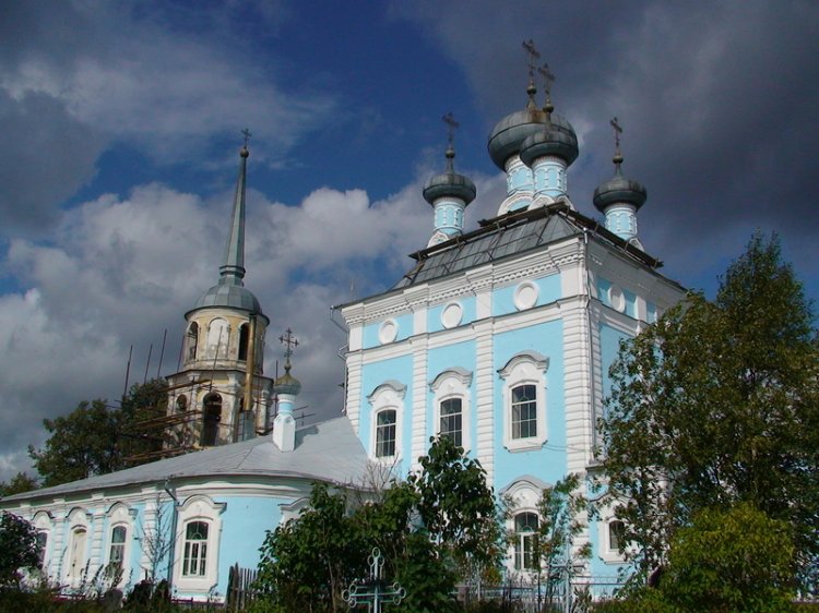 Кравотынь. Церковь Введения во храм Пресвятой Богородицы. фасады