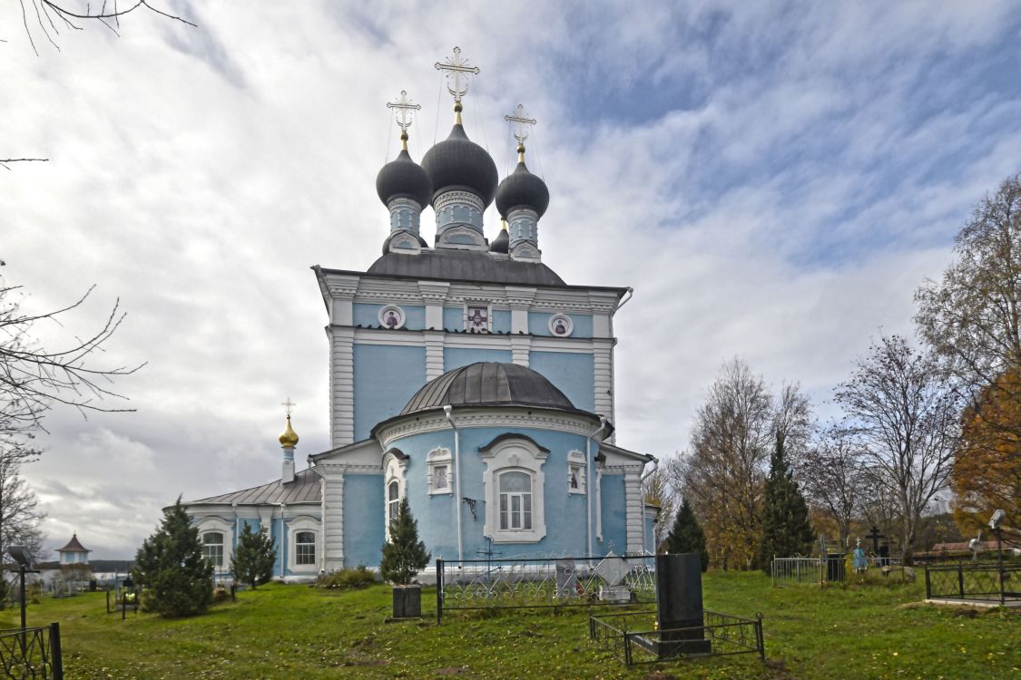 Кравотынь. Церковь Введения во храм Пресвятой Богородицы. фасады