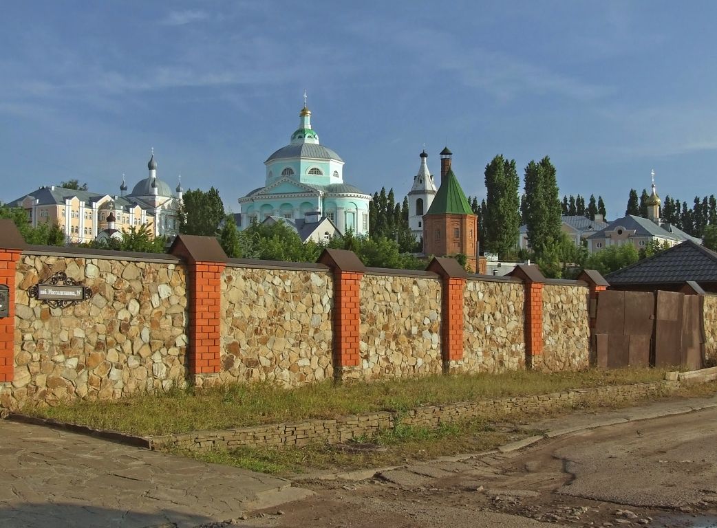 Вид на Алексеевский Акатов монастырь
