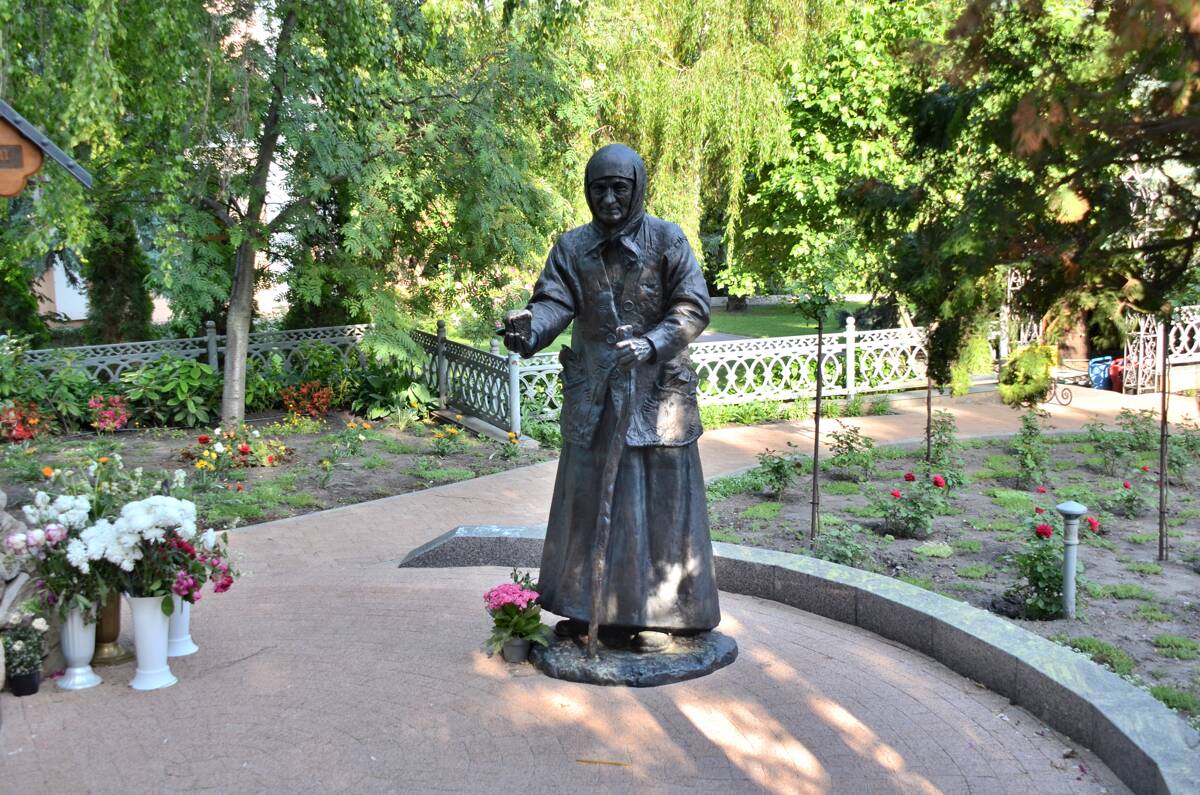 Алексеевский Акатов монастырь, Воронеж (Воронеж, город, Воронежская область). дополнительная информация, Паматник блаженной Феоктисте