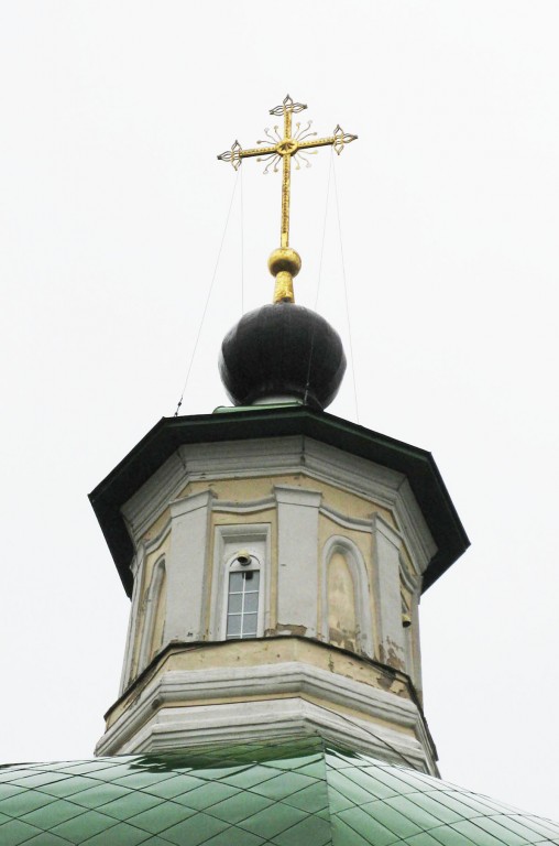 Церковь Воскресения Христова, Воронеж (Воронеж, город, Воронежская область). архитектурные детали, Завершение главного объема церкви