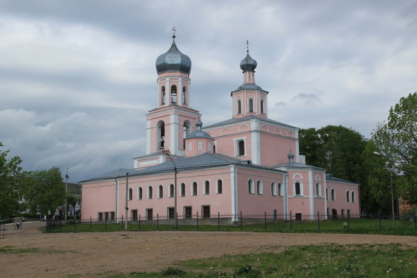 Собор Троицы Живоначальной, Валдай (Валдайский район, Новгородская область). фасады